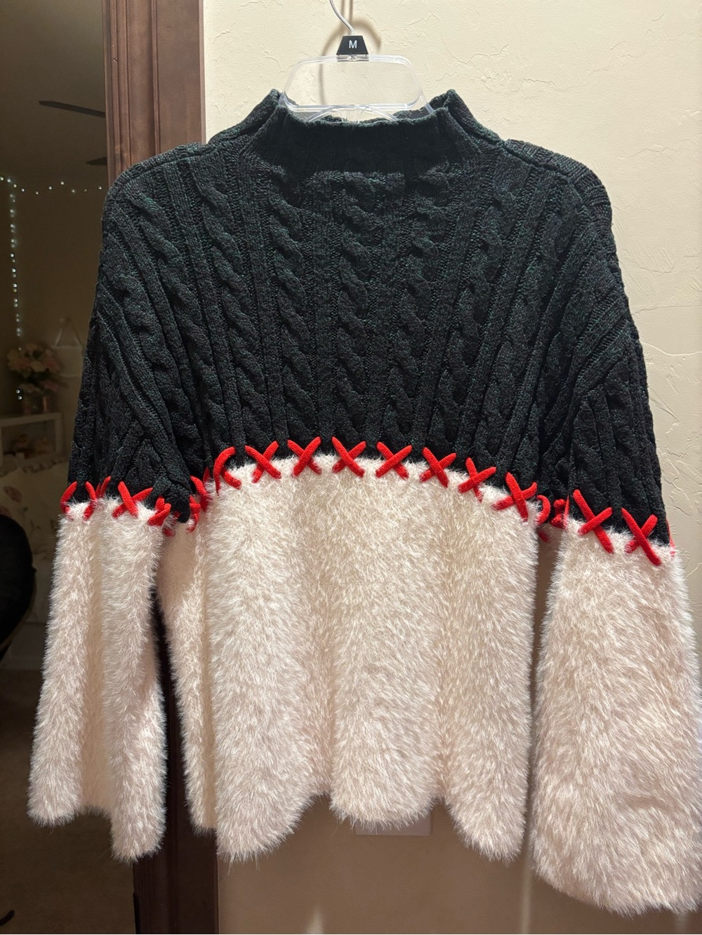 Cozy & Fuzzy Christmas Sweater - Dark green, Red & Cream